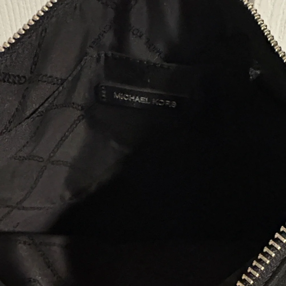 Michael Kors Jet Set Black Crossbody Bag - Picture 4 of 4